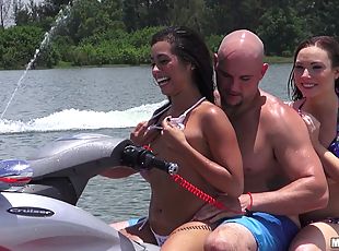 Brunette hottie gets her pussy properly fucked on a boat